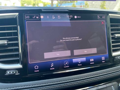 Used 2022 Chrysler Pacifica Touring-L FWD image 25