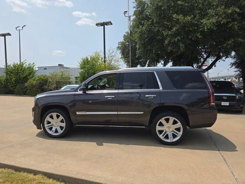 Used 2017 Cadillac Escalade Premium Luxury AWD/4WD image 8