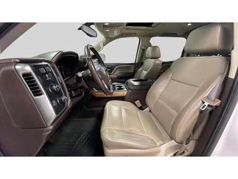 Used 2018 Chevrolet Silverado 1500 LTZ w/ Sport Package AWD/4WD image 12
