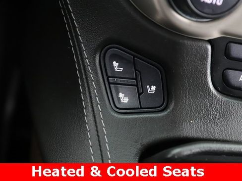 Used 2020 GMC Yukon Denali image 4