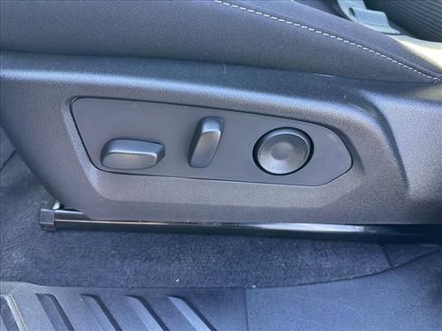 New 2026 GMC Canyon Elevation w/ Convenience Package image 24