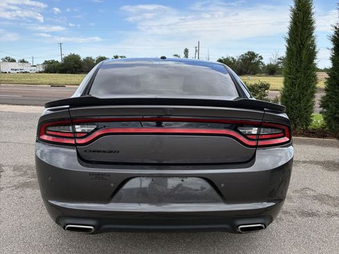 Used 2022 Dodge Charger SXT w/ Blacktop Package RWD image 12