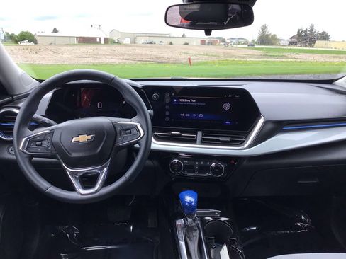 Used 2024 Chevrolet Trax LT w/ Driver Confidence Package FWD image 22