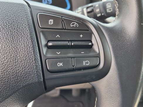Certified 2023 Hyundai Venue SEL FWD image 18