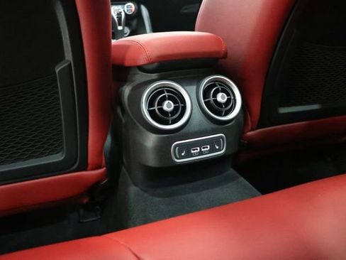 Used 2023 Alfa Romeo Giulia Veloce AWD/4WD image 30