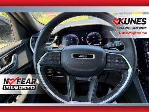 Used 2024 Jeep Grand Cherokee Altitude AWD/4WD image 28
