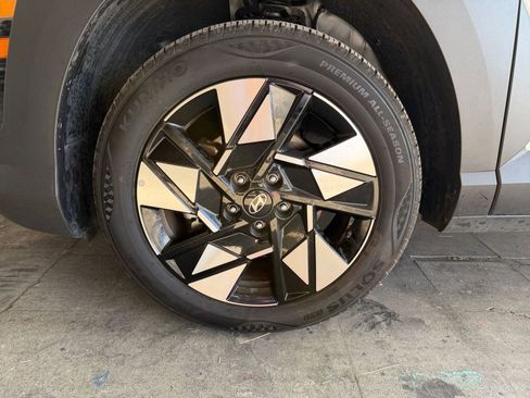 Used 2025 Hyundai Kona SEL image 30