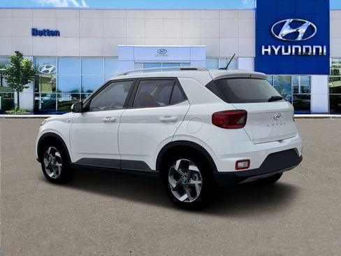 New 2026 Hyundai Venue SEL FWD image 4