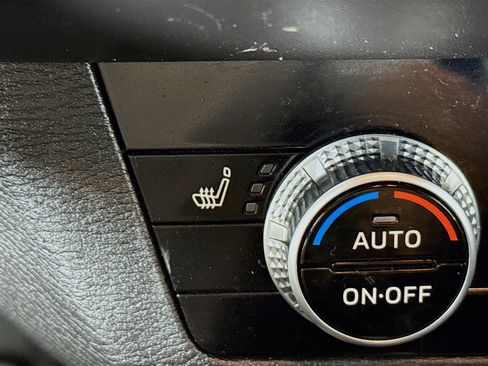 Used 2022 Mitsubishi Outlander SEL image 25