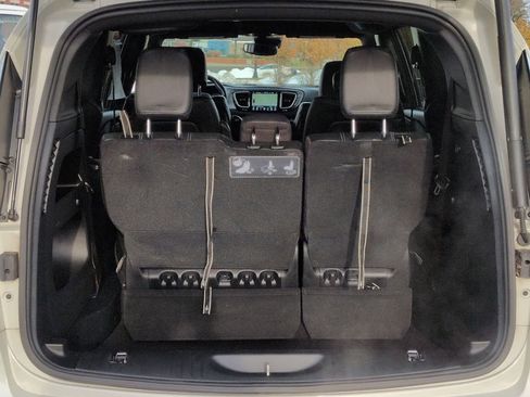 Used 2020 Chrysler Pacifica Touring-L Plus w/ Advanced Safetytec Group image 35