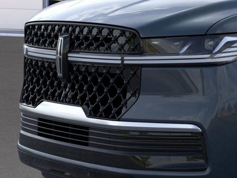 New 2025 Lincoln Navigator Reserve w/ Jet Appearance Package image 17