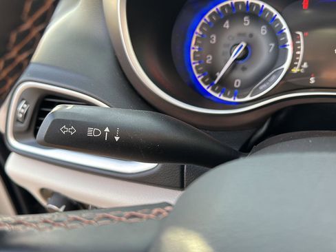 Used 2017 Chrysler Pacifica Touring-L Plus w/ Advanced Safetytec Group image 27