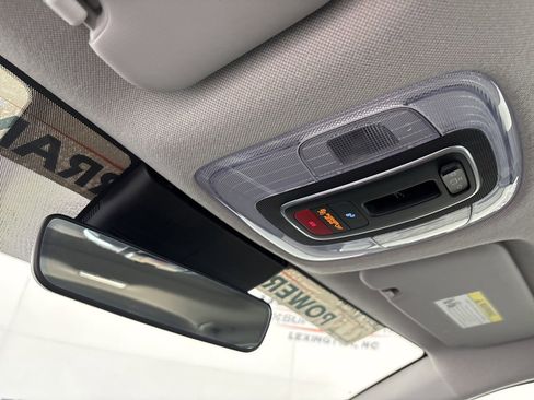 Used 2025 Hyundai Elantra Limited FWD image 20