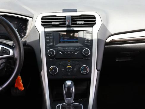 Used 2014 Ford Fusion SE w/ Equipment Group 202A FWD image 33