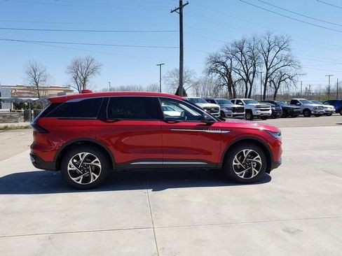 New 2026 Lincoln Nautilus Premier AWD/4WD image 10