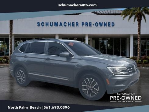 Used 2020 Volkswagen Tiguan SE w/ Panoramic Sunroof Package FWD image 1