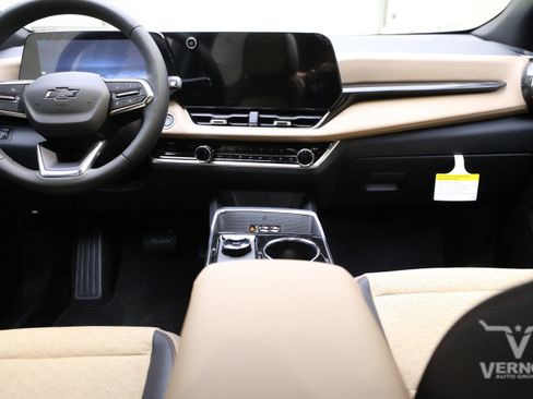 New 2026 Chevrolet Equinox ACTIV w/ Safety and Technology Package image 13