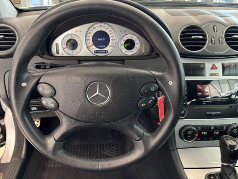 Used 2005 Mercedes-Benz CLK 55 AMG Coupe image 21