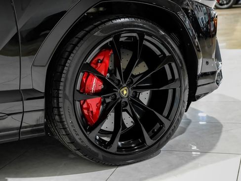 Used 2022 Lamborghini Urus image 54