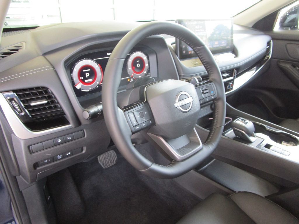 Used 2025 Nissan Rogue SL w/ Tech Package FWD image 28