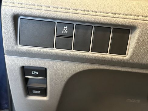 Used 2019 Honda Odyssey LX image 17