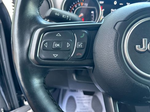 Used 2021 Jeep Gladiator Sport image 20