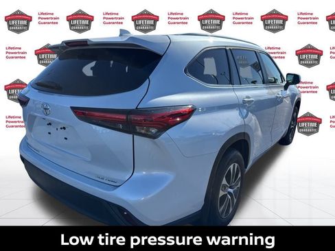 Used 2023 Toyota Highlander XLE image 7