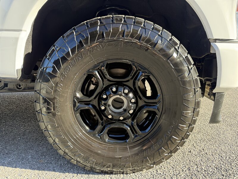 Used 2024 Ford F250 XLT w/ Black Appearance Package AWD/4WD image 21