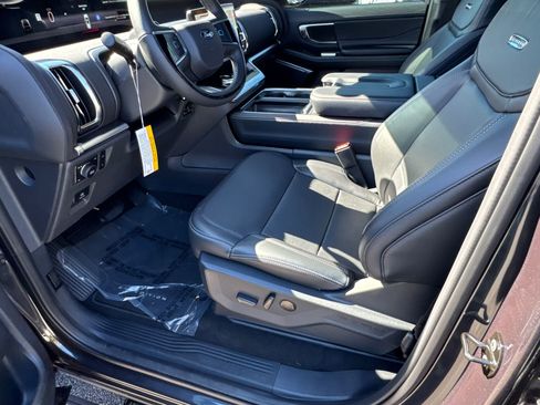 New 2025 Ford Expedition Max Platinum w/ Stealth Performance Package image 9