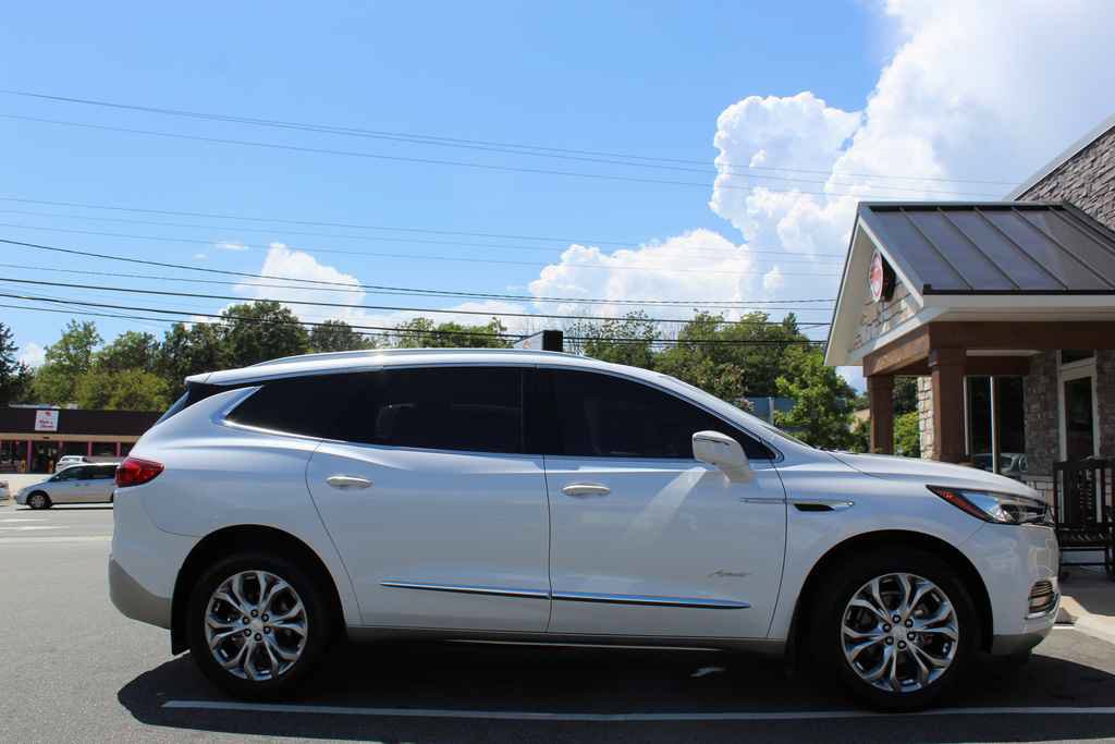 Used 2018 Buick Enclave Avenir w/ Avenir Technology Package FWD image 4