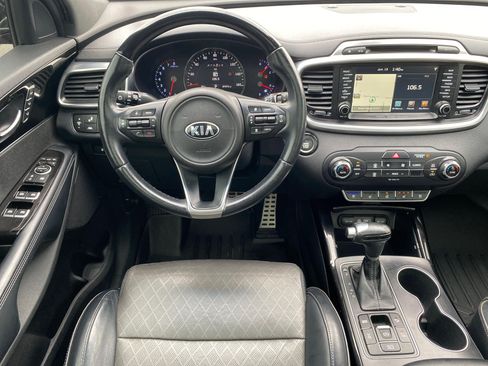 Used 2017 Kia Sorento SX image 11