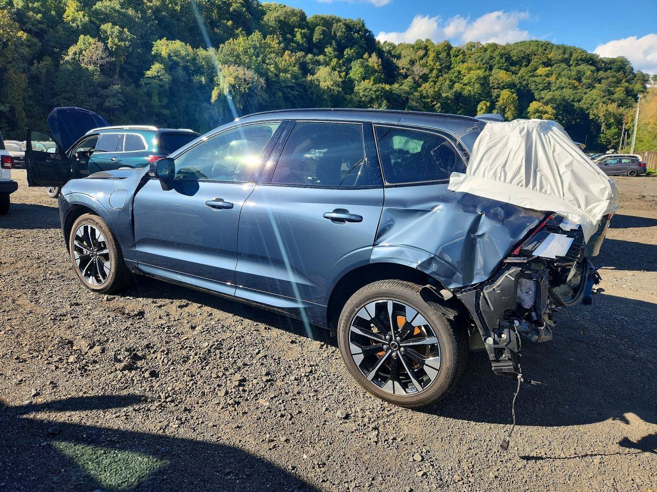 Used 2026 Volvo XC60 T8 Plus w/ Protection Package Premier AWD/4WD image 4