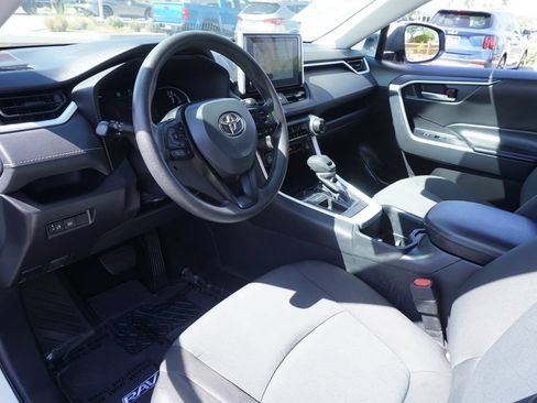 Used 2025 Toyota RAV4 XLE FWD image 16