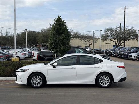 Certified 2025 Toyota Camry LE image 4