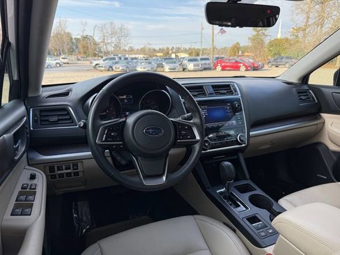 Used 2018 Subaru Outback 2.5i Limited image 15