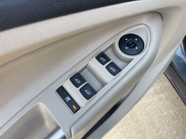 Used 2015 Ford Escape SE FWD image 21