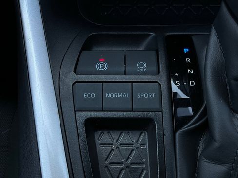 Used 2025 Toyota RAV4 XLE image 24