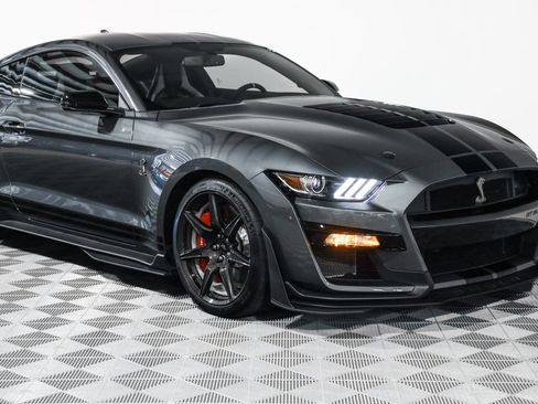 Used 2022 Ford Mustang Shelby GT500 w/ Carbon Fiber Track Pack RWD image 9