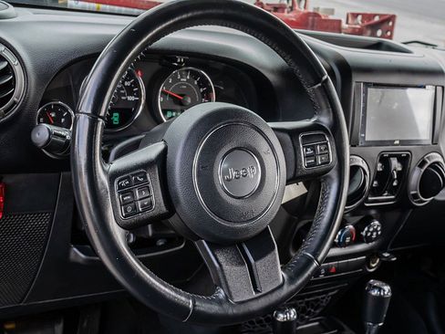 Used 2018 Jeep Wrangler Unlimited Sport S AWD/4WD image 24