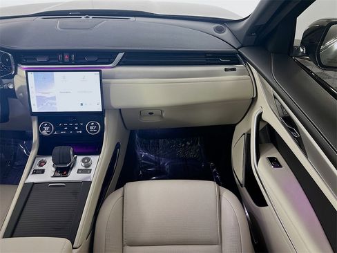 Used 2025 Jaguar F-PACE R-Dynamic S image 25