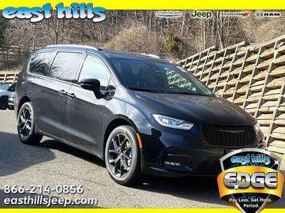 New 2026 Chrysler Pacifica Select