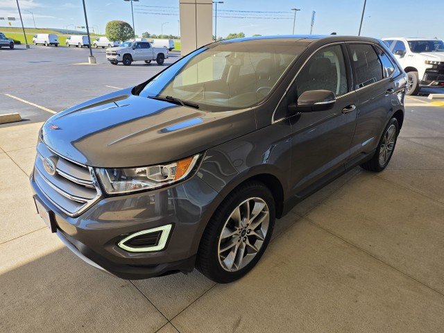 Used 2018 Ford Edge Titanium w/ Equipment Group 301A AWD/4WD image 16