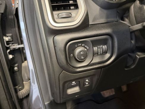 Used 2019 RAM 1500 Big Horn AWD/4WD image 9