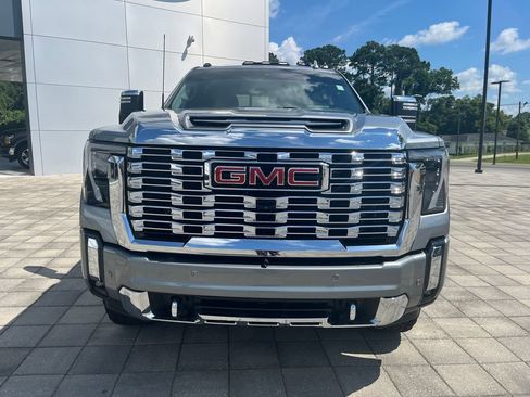 Used 2024 GMC Sierra 2500 Denali w/ Denali Reserve Package AWD/4WD image 9
