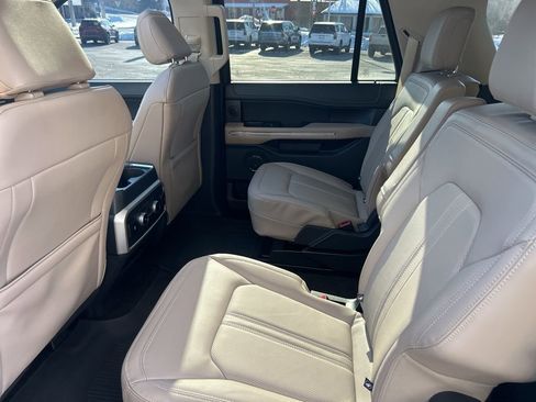 Used 2022 Ford Expedition Max Limited image 17