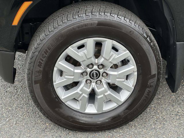 Used 2024 Nissan Frontier SV w/ Technology Package AWD/4WD image 10
