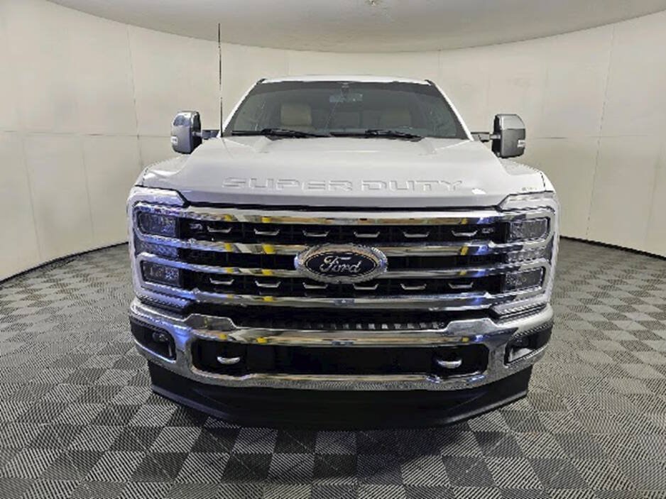 Used 2023 Ford F250 Lariat w/ Chrome Package AWD/4WD image 3