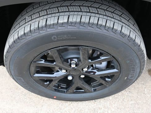 New 2026 Jeep Grand Cherokee Altitude image 6