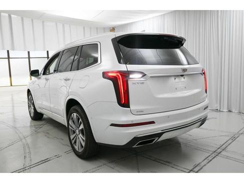 Used 2022 Cadillac XT6 Premium Luxury w/ Technology Package image 5