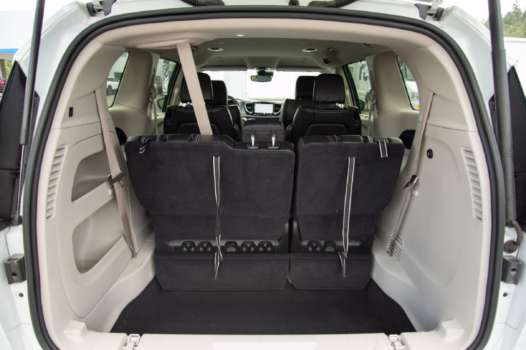 Used 2023 Chrysler Pacifica Touring-L FWD image 20